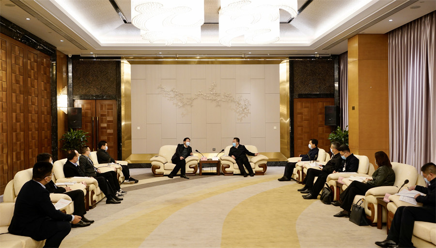 省南宫28集团党委书记、董事长任丁率队赴南充调研