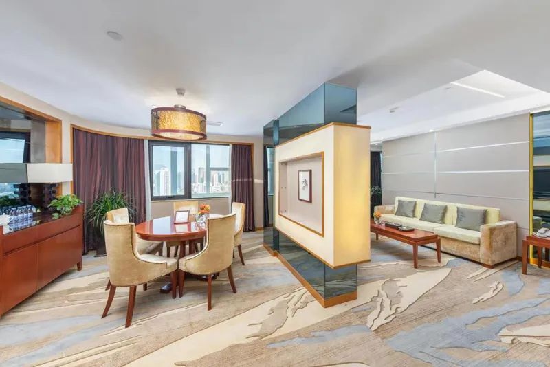 四川省南宫28集团“五一”时代各项目运营一连升温