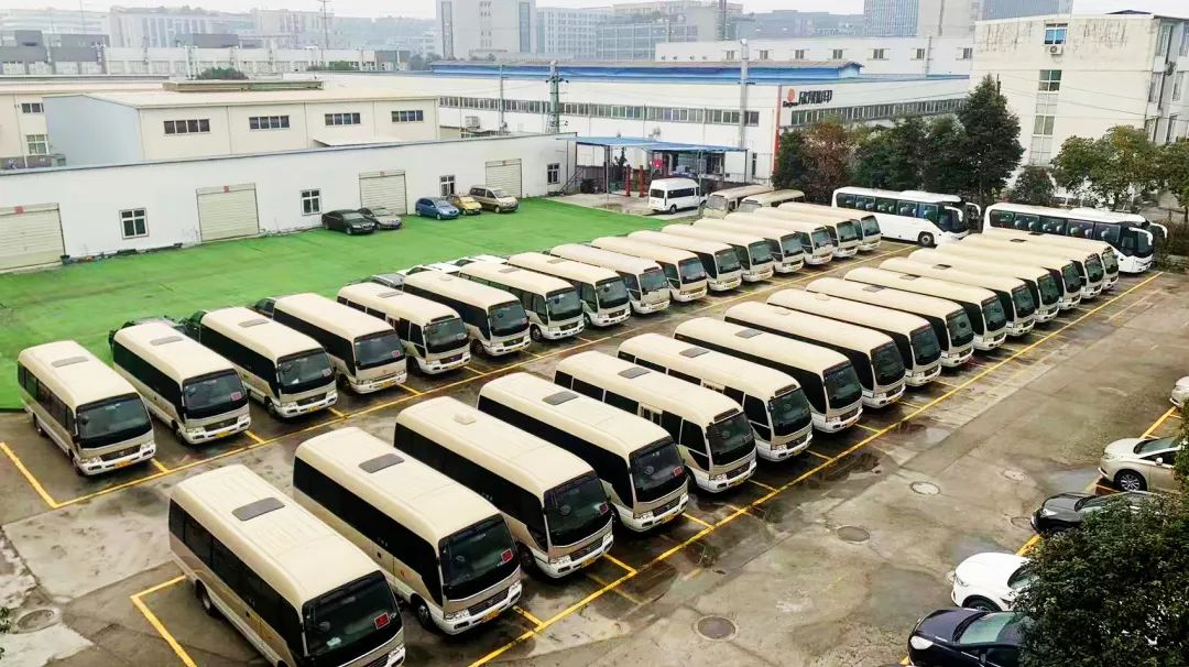 省南宫28集团礼宾车队天天“体检” 全力包管大运会用车清静